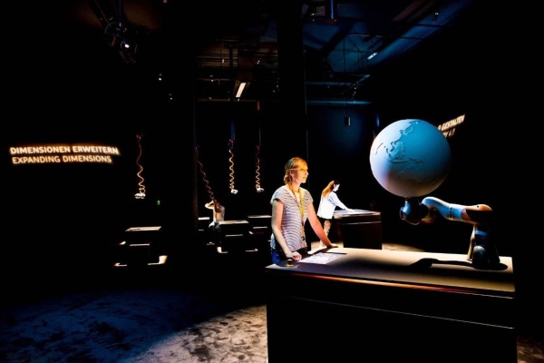 機(jī)器人企業(yè)展廳設(shè)計案例